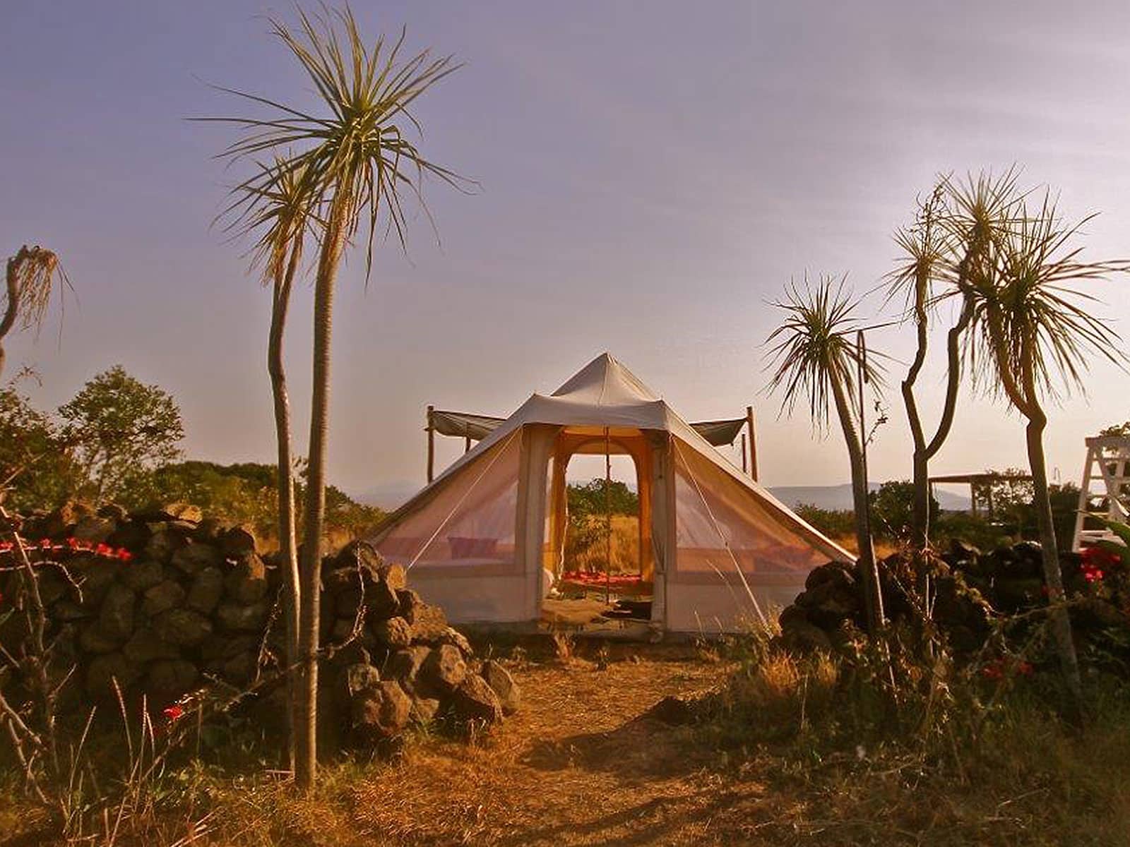 4.4m cotton canvas touareg tent glamping set-up