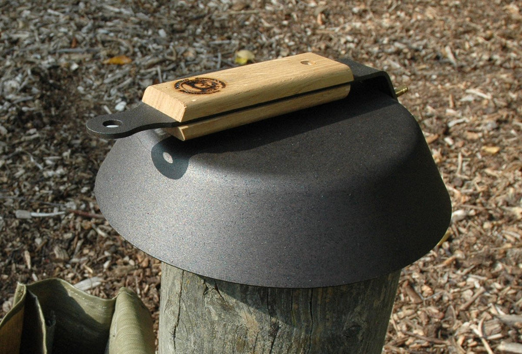 Iron bush pan with handle flat packed
