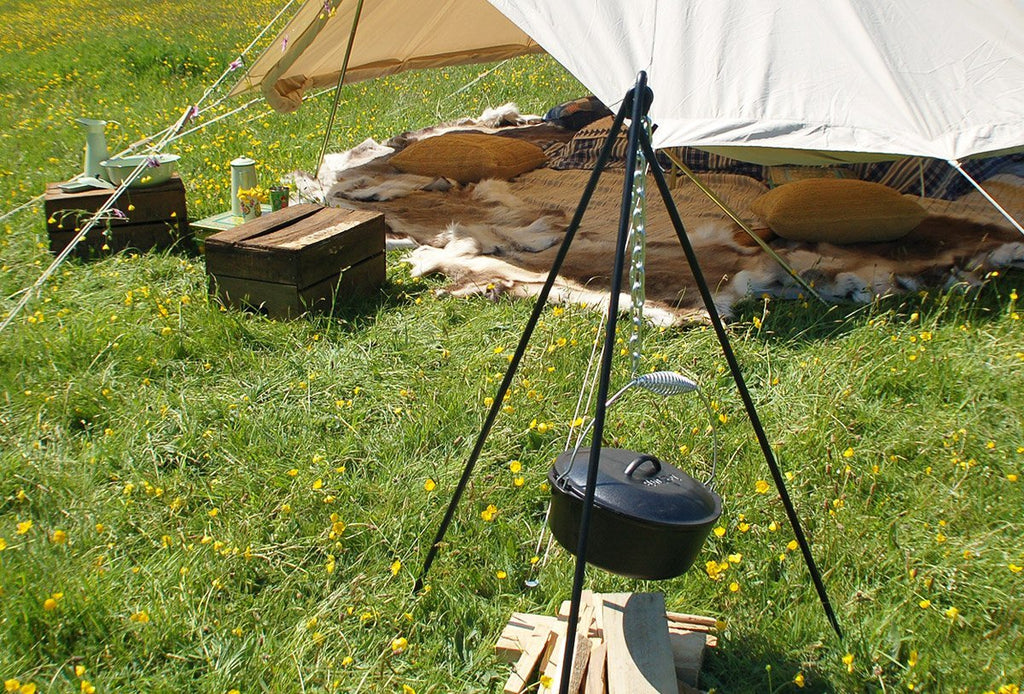 Bell tent cooking tripod and 7 quart cast iron stove pot