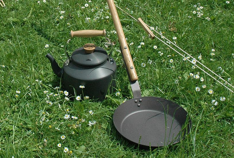 Shropshire made cookware netherton foundry irun spun pans