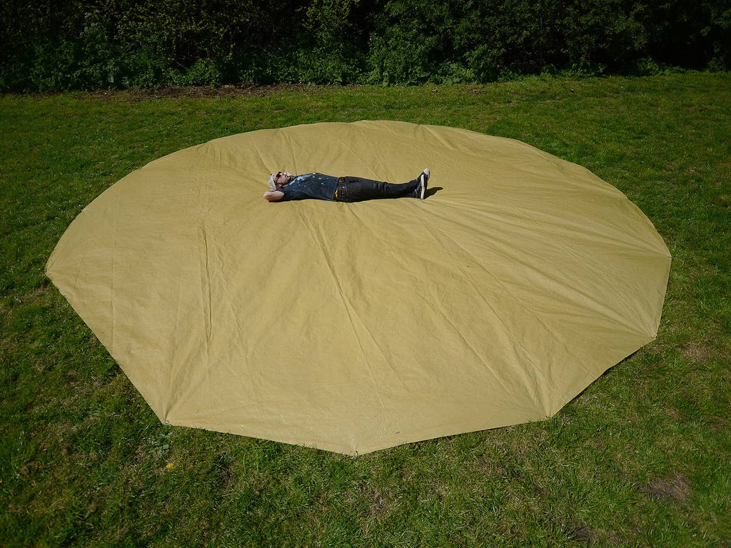 Features a separate peg-down ground sheet 