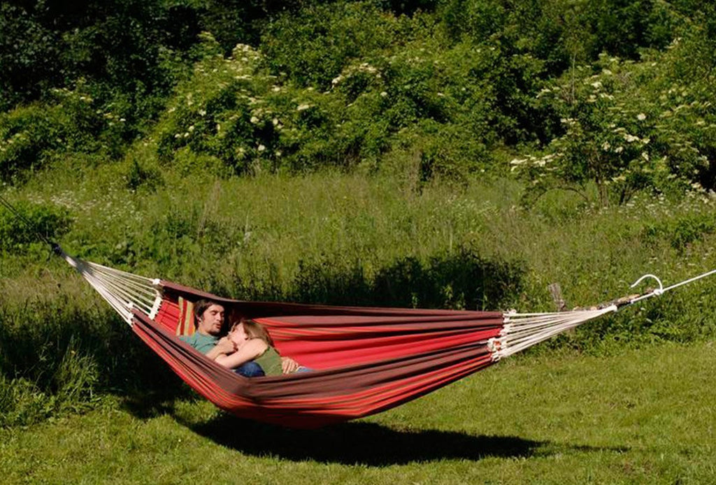 Extra large Brazilian hammock in Terracotta colour.
