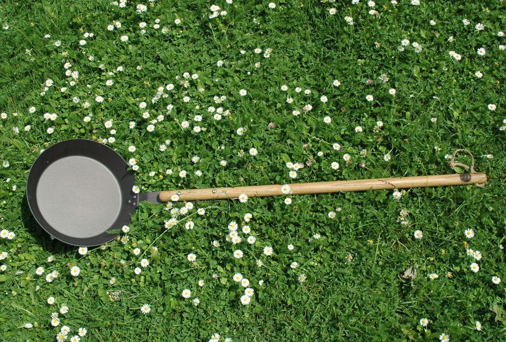 Iron spun campfire pan with long handle