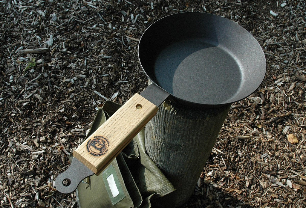 Shropshire made iron pan with satchel