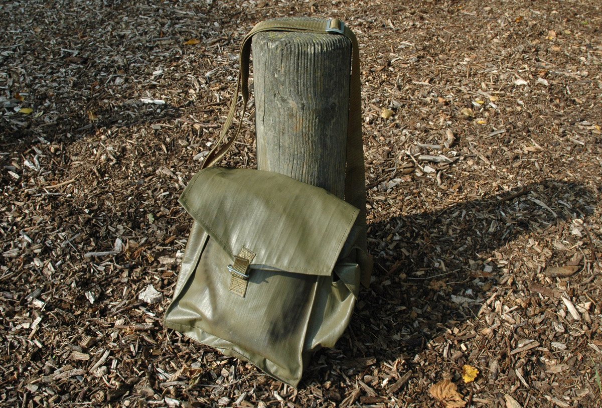 Satchel for iron bush pan