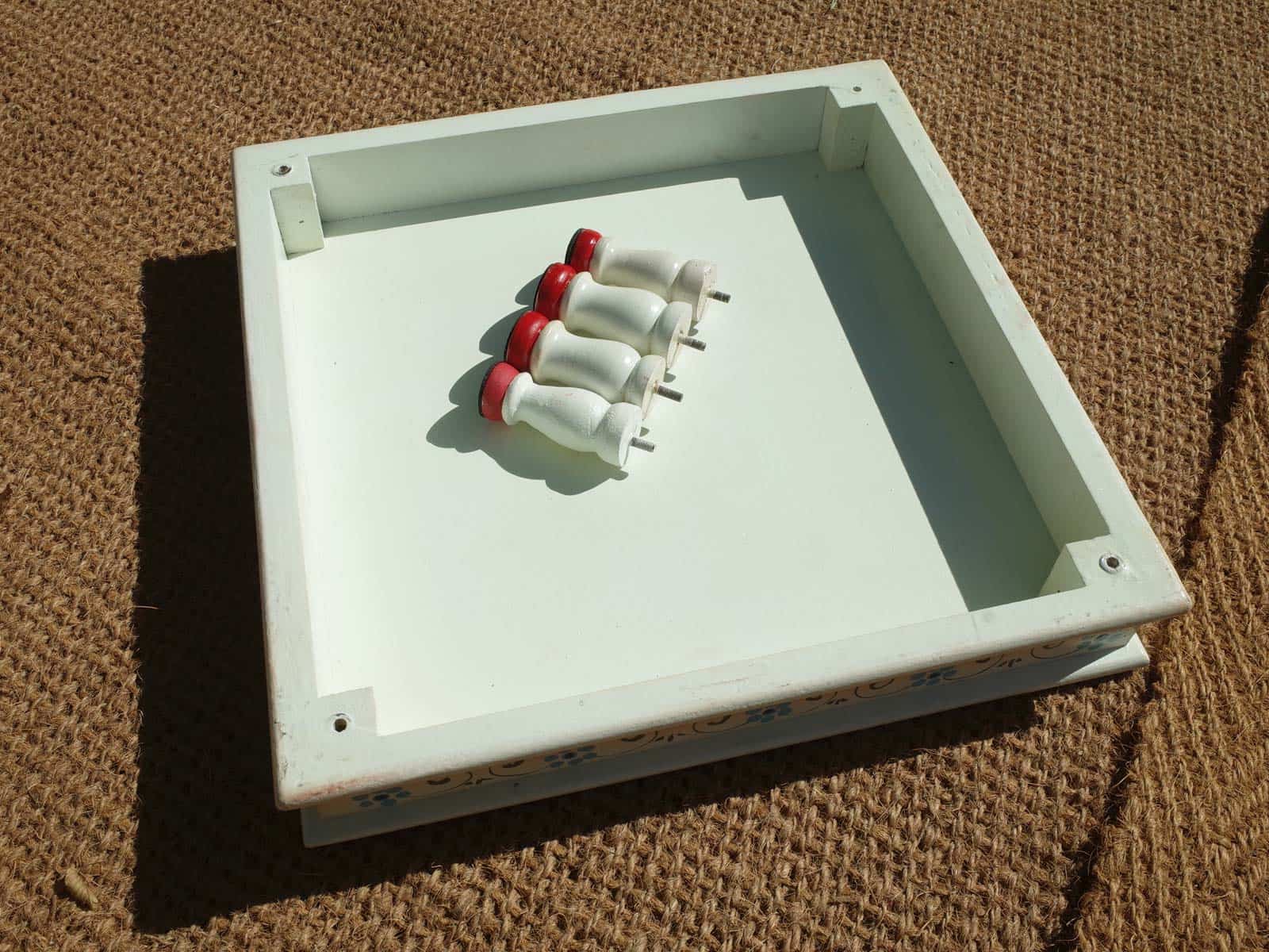 Screw on legs - Indian Tables