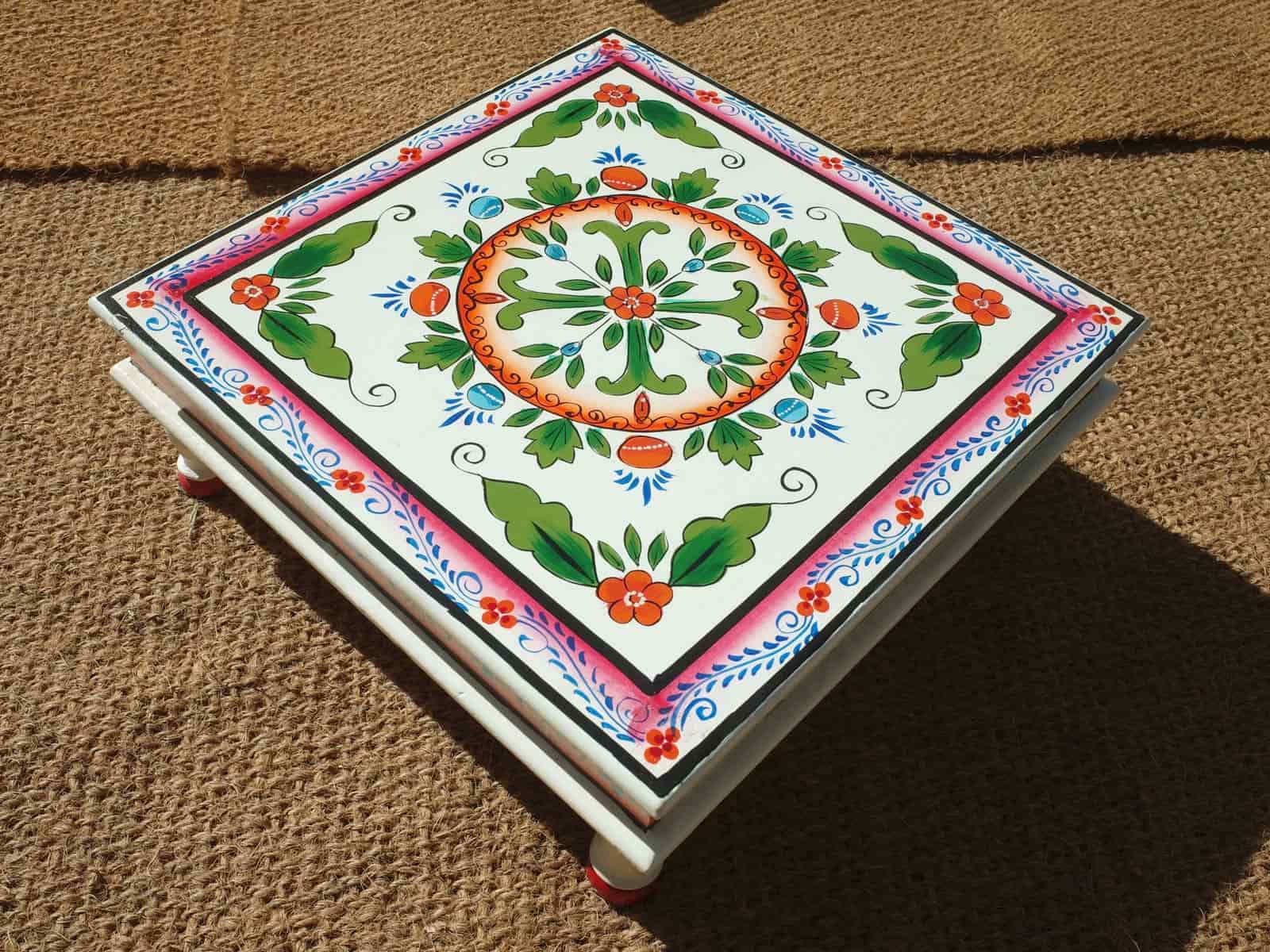 Square low-level hand crafted table - Cream