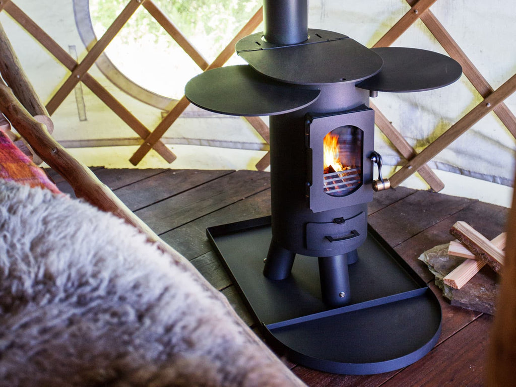 Traveller stove with hot plates